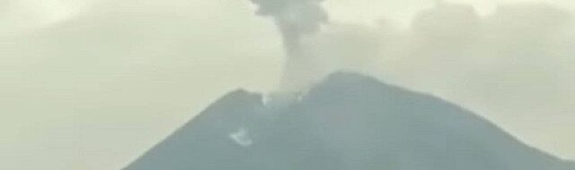 Semeru Kembali Menggeliat, Luncurkan Awan Panas Setinggi 500 Meter!