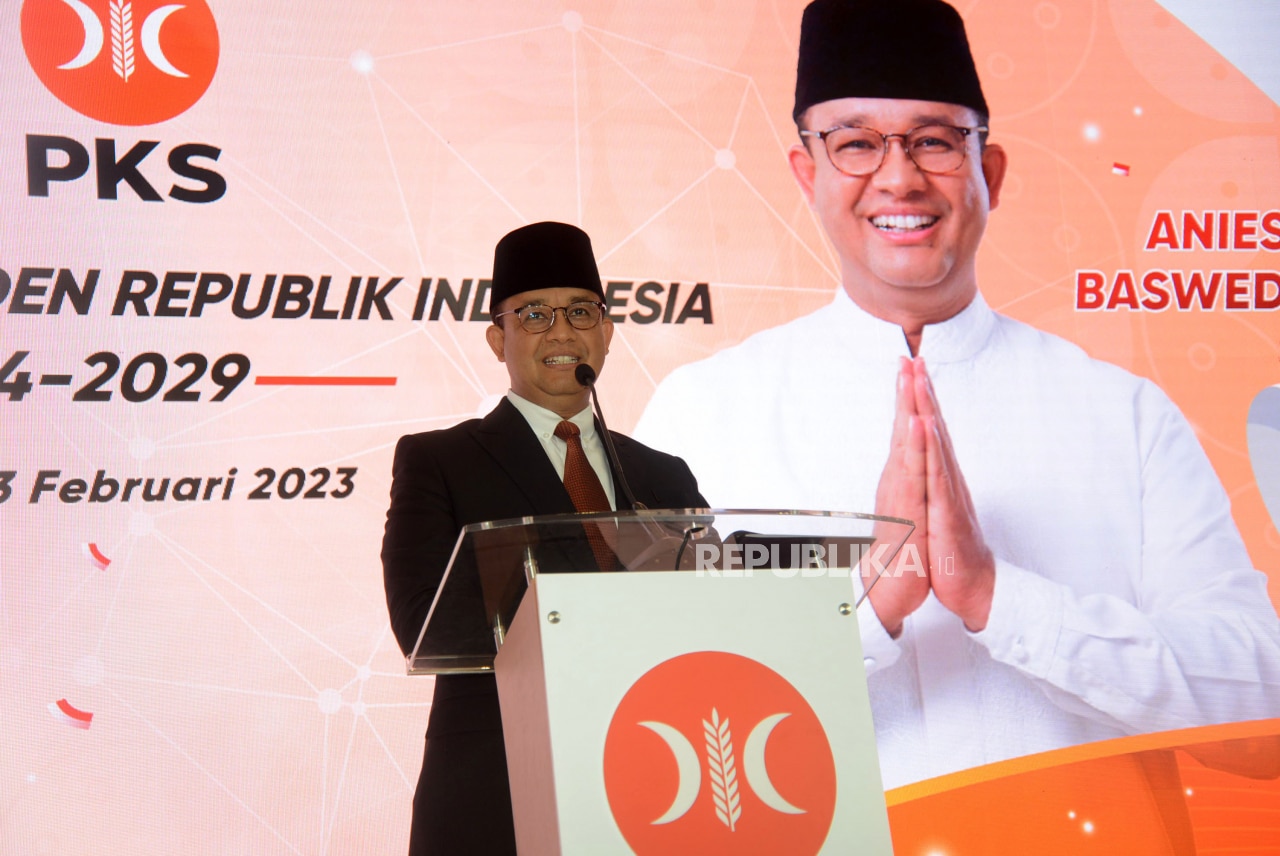 Anies Baswedan kini berstatus #OPENTOWORK di LinkedIn.  Topreneur -  Sempat digadang-gadang maju sebagai Calon Gubernur DKI Jakarta setelah gagal di Pilpres, semua rencana Anies Baswedan tersebut tidak terwujud.  Saat ini, Anies tidak memiliki pekerjaan tetap, karena ia bukan anggota dari partai politik mana pun. Baru-baru ini, Anies mengunggah sebuah foto di akun Instagram pribadinya yang menunjukkan status #OPENTOWORK di profil LinkedIn-nya. 