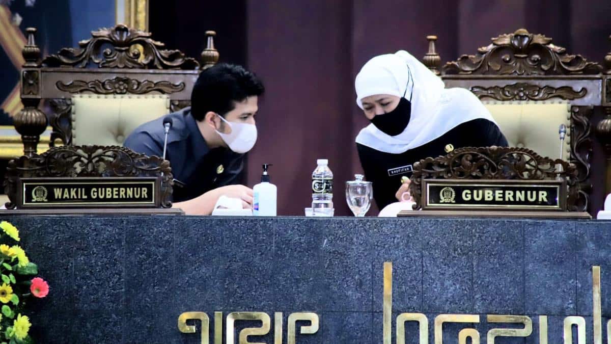 Pilgub Jatim Panas: Teriakan 'Fufufafa' dan 'Harun Masiku' Pecah di Pleno Pengundian Nomor Urut