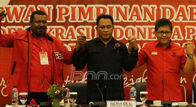Tia Rahmania Dipecat PDIP, Komarudin Ungkap Alasan Mengejutkan!