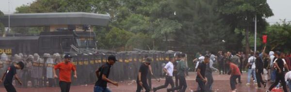 Banyuwangi Mendidih: Aksi Ricuh Warnai Simulasi Pengamanan Pilkada