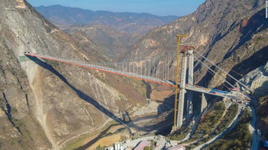 Jembatan Gantung 'Neraka' di China: Tantangan Maut di Atas Ngarai Dadong River Gorge