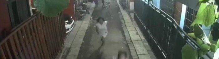 Ibu di Surabaya Terluka Usai Dijambret, Kejar Pelaku hingga Tabrak Trotoar
