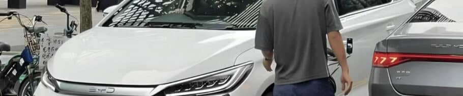 BYD M6: Mobil Listrik Canggih yang Bisa Jadi "Generator" Listrik Rumah Anda