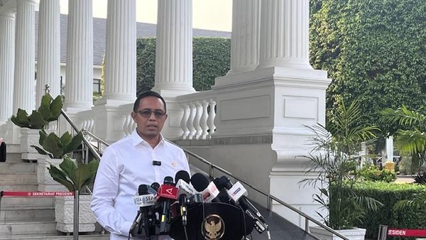 Eksklusif: Garasi Hasan Nasbi, Mantan Kepala PCO, Terungkap!
