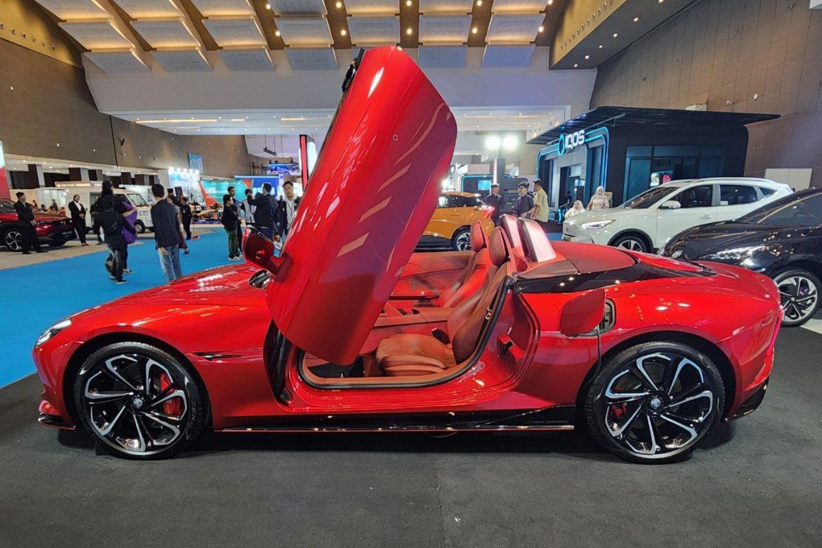 MG Cyberster: Roadster Listrik Buas, Debut PEVS 2025!