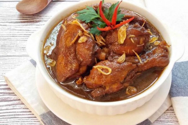 Resep Ayam Semur Legendaris Cita Rasa Warisan yang Menggoda