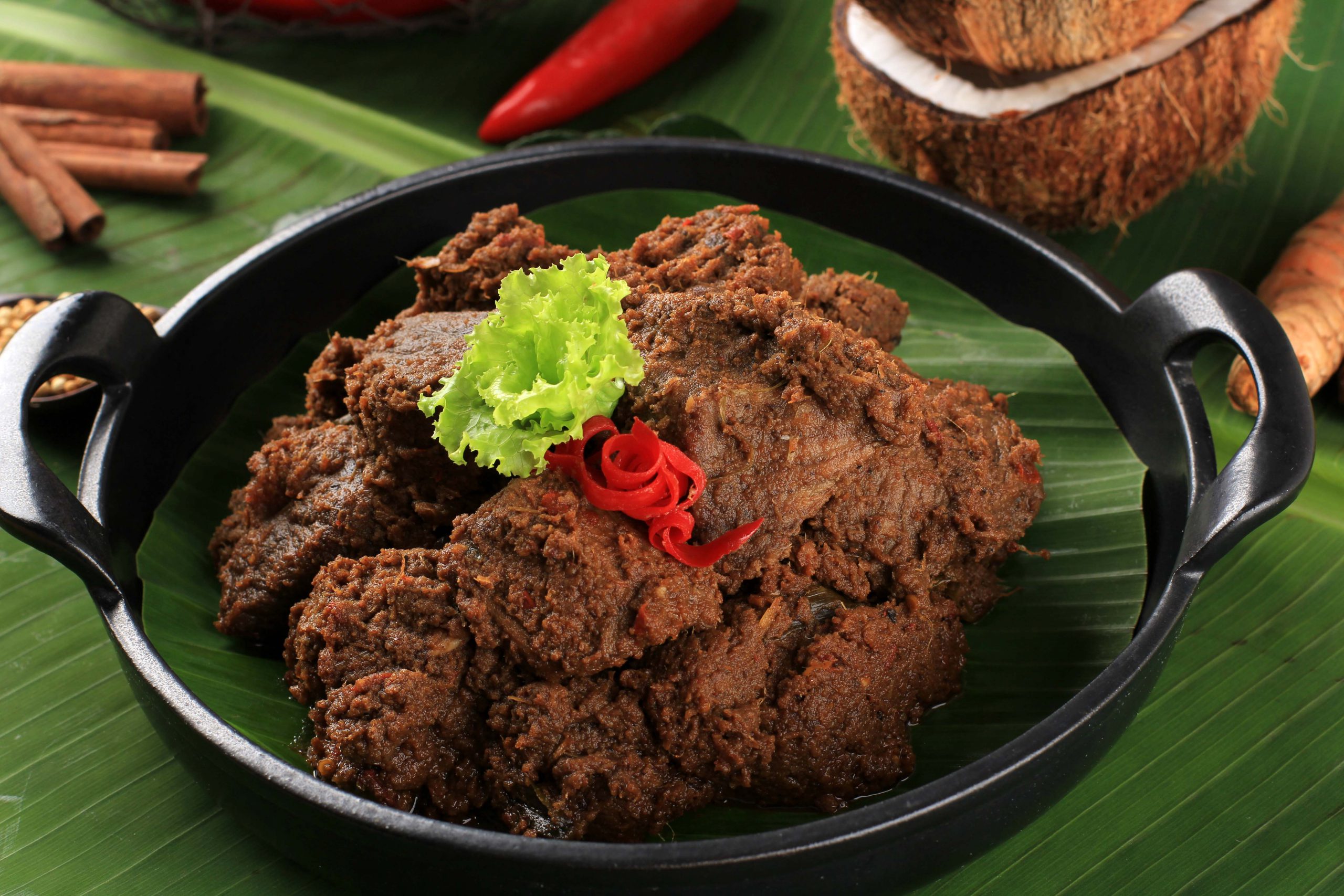 Rendang Sapi Empuk Legit Sajian Mewah Lebaran yang Tak Terlupakan