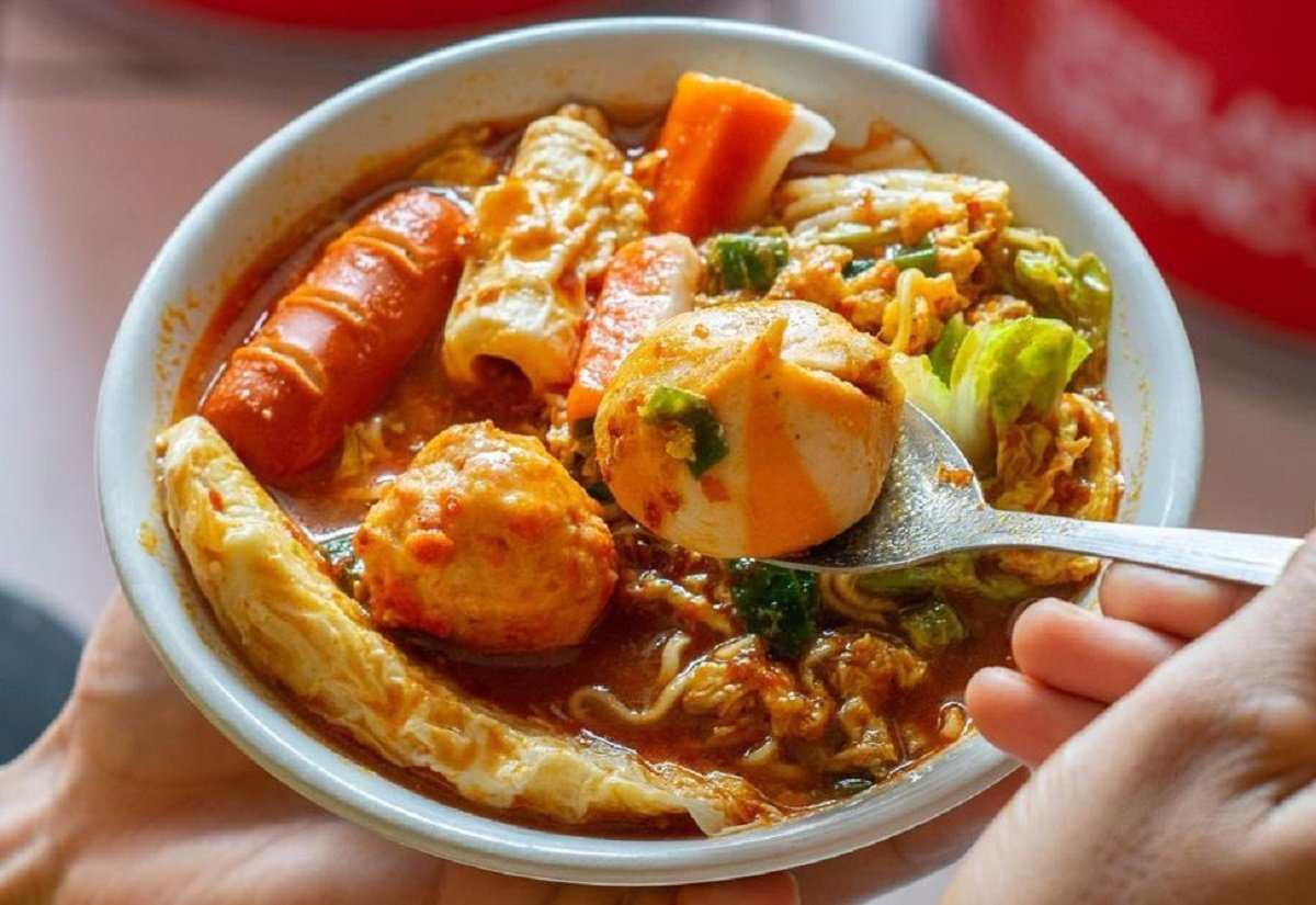 Berikut beberapa pilihan judul yang menarik dan bombastis namun tetap profesional untuk resep seblak