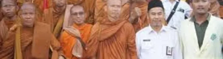 36 Biksu Thudong Disambut Hangat Pemkab Batang, Ritual Sakral