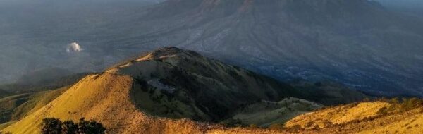 5 Trek Pendakian Gunung Merbabu: Pemandangan Spektakuler Menanti Anda