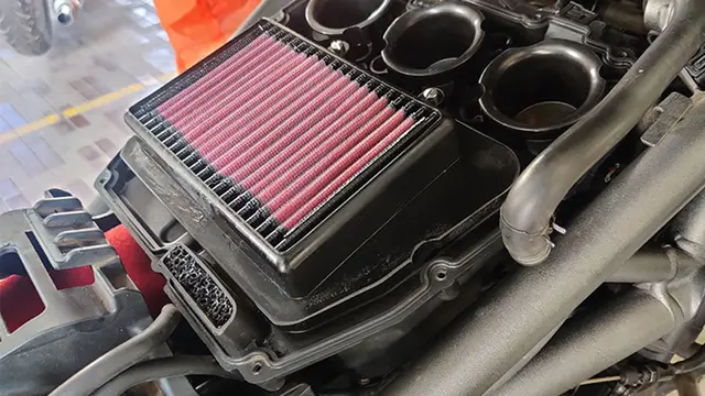 Bahaya Mencuci Filter Udara Motor: Rusak Mesin?