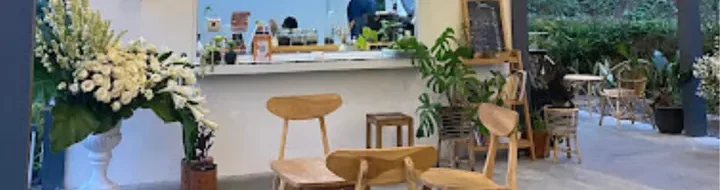 Bandungan Koffie Semarang: Kopi Nikmat, Pemandangan Gunung, Suasana Sejuk