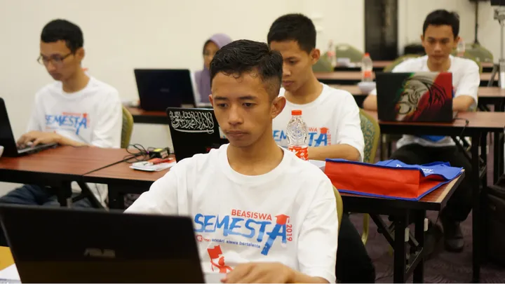 Beasiswa SEMESTA 2024: Puluhan Anak Beruntung, Cek Daftar Penerima!