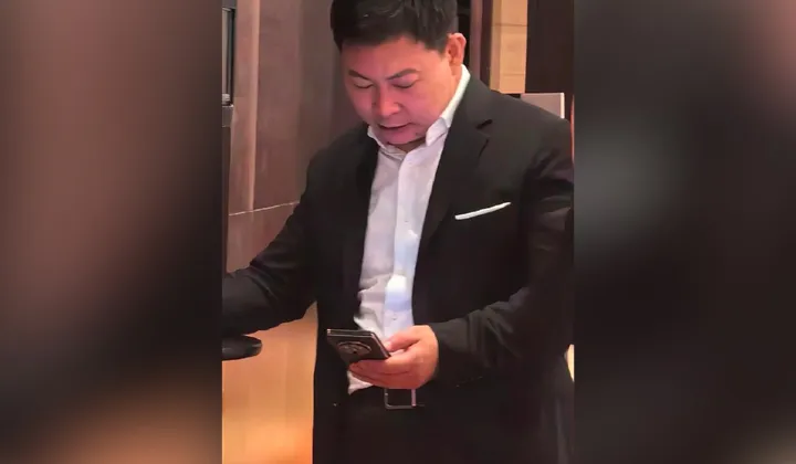 CEO Huawei Pakai Ponsel Lipat Baru: Bocoran Spesifikasi & Tanggal Rilis?