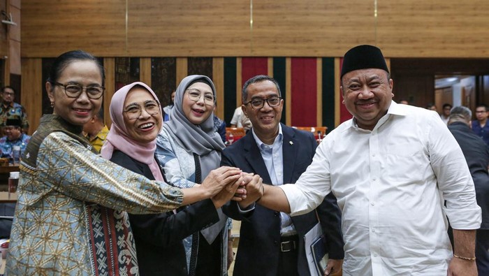 DPR Sorot Ketimpangan Dana PTN dan Sekolah Kedinasan: Ada Apa?