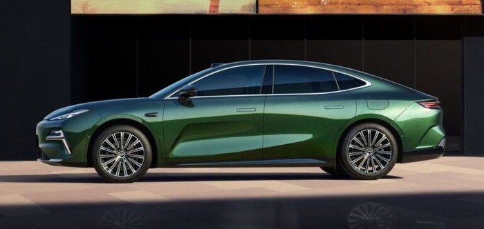 Geely Hybrid: Mobil Canggih Rp200 Jutaan, Spesifikasi Mengesankan?