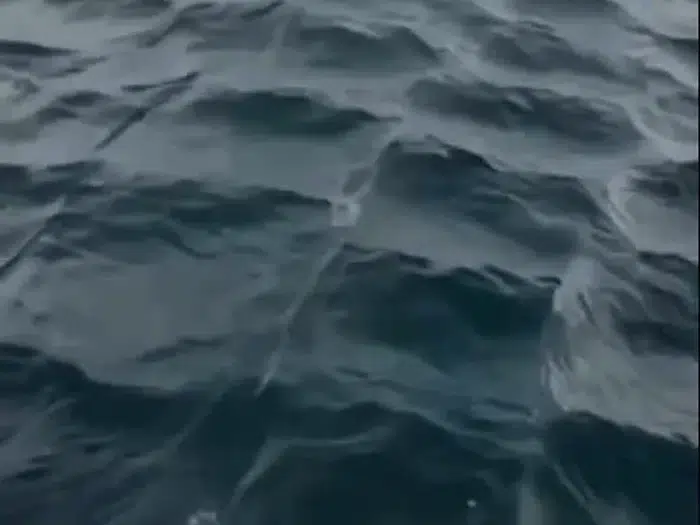 Gelombang Laut Kotak-kotak: Misteri Menakutkan Ancam Pesisir