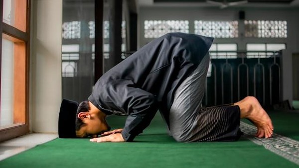 Jadwal Sholat Jawa Timur 20 Mei 2025: Lengkap Imsak hingga Isya