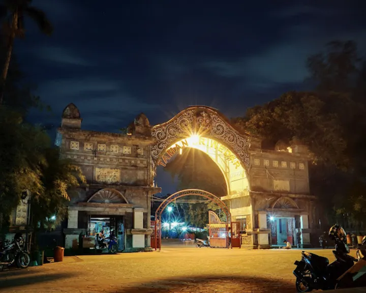 Jelajahi Taman Sriwedari Solo: Sejarah, Budaya, & Pesona Ikonik