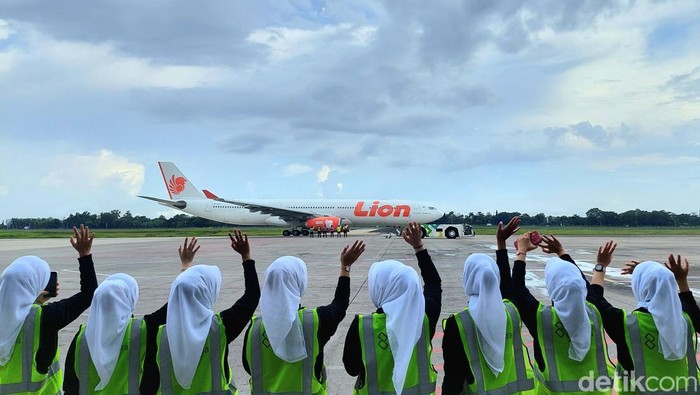 Jemaah Haji Banjarmasin Berangkat! Sukses Menuju Tanah Suci