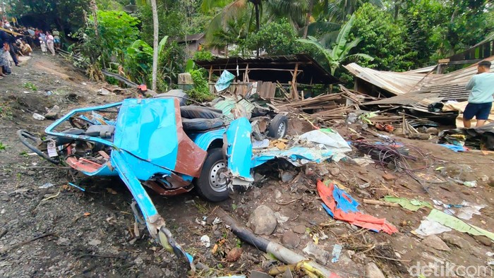 Kecelakaan Maut Bus Truk: Pemerintah Abaikan Keselamatan Rakyat?