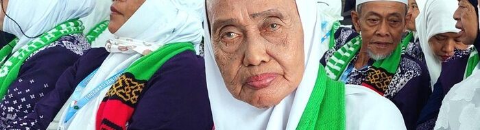 Kisah Inspiratif: Nenek Guru Raih Mimpi Haji Setelah 14 Tahun