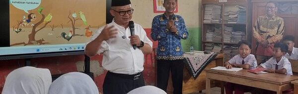 Menteri Muhajir Effendy Motivasi Siswa SDN Leuwibatu: Rajin Belajar!