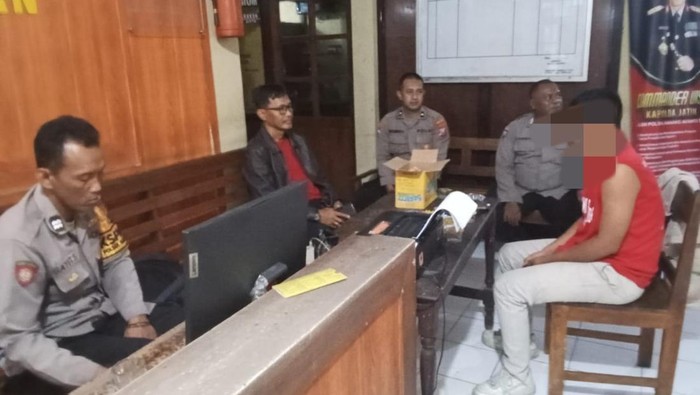 Misteri Pria Jaket Ojol Bakar Mobil Pikap Blitar Terungkap