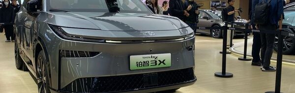 Mobil Listrik Toyota Rp200 Jutaan: Antrean Panjang, Mengapa?