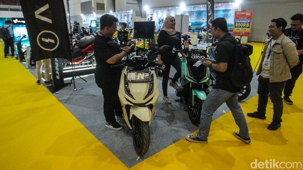 Motor Listrik Terkini: PEVS 2025 Pamer Teknologi Canggih