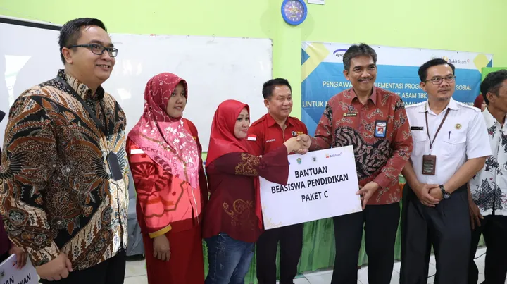 PTBA: Program Ayo Sekolah Plus, Bantu Anak Putus Sekolah