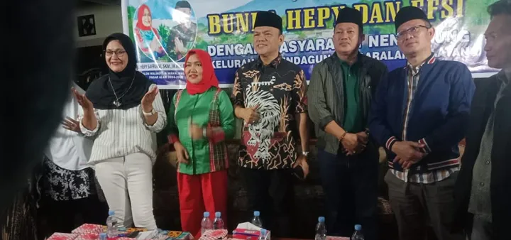 Paslon Hepy-Efsi Blusukan Bareng Dirga Dadali: Nendangung Terpukau