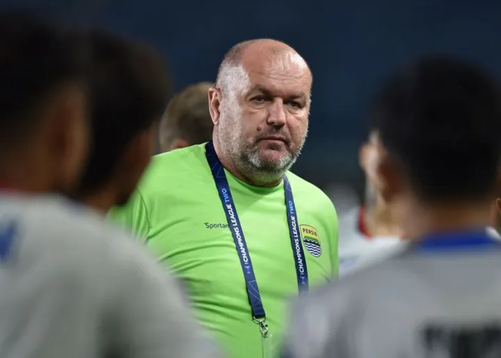 Persib Rotasi Pemain? Strategi di Kandang Madura United