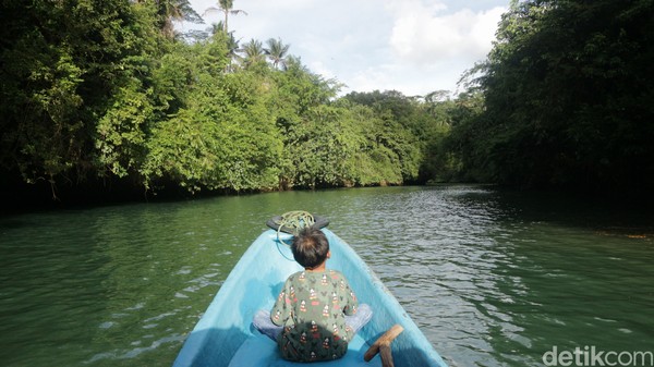 Pesona Green Canyon Pangandaran: Petualangan Air Terjun Tersembunyi