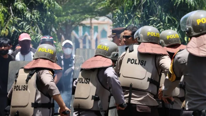 Polres Luwu Amankan Bandara Bua: Dalmas dan Taktis Siap Siaga
