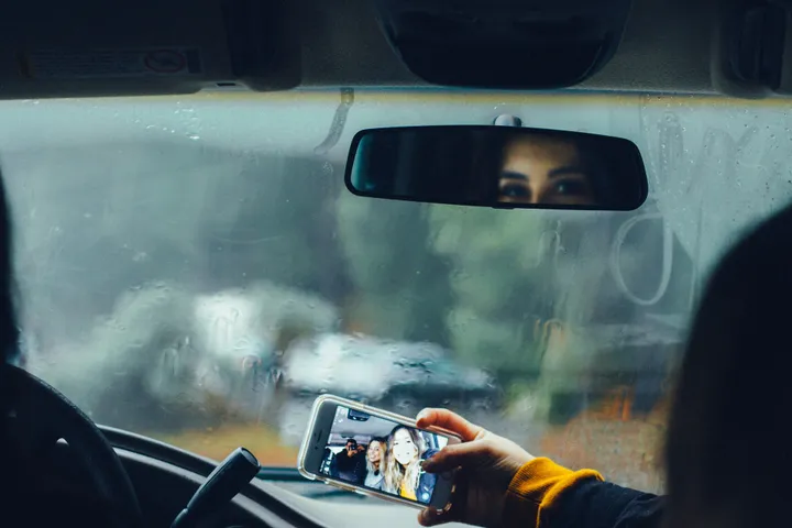 Rahasia Ampuh Hilangkan Jamur Kaca Mobil, Bahan Alami!