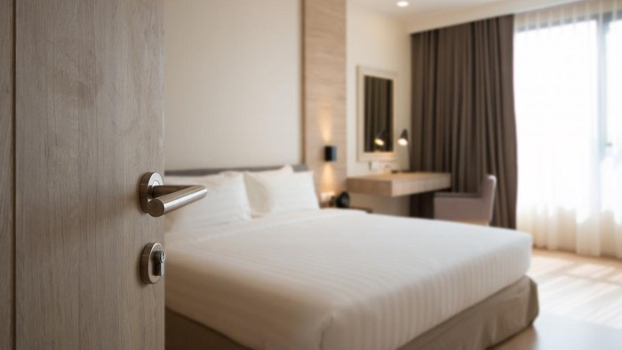 Rahasia Dibalik Penolakan Turis Asing Hotel-Hotel China?