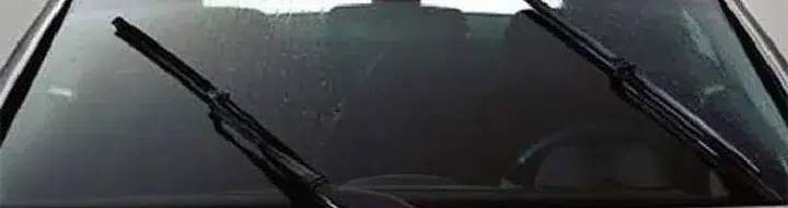 Rahasia Mengembalikan Kilau Kaca Mobil Kusam? Simak Caranya!