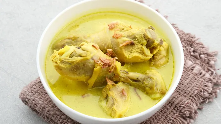 Rahasia Opor Ayam Lebaran: Pedaging vs Kampung, Pilih Mana?