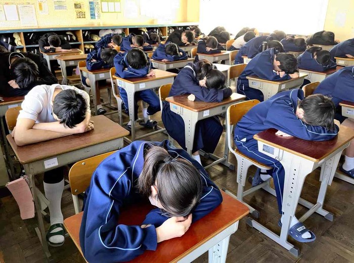 Rahasia Siswa Jepang: Tidur Siang Tingkatkan Fokus & Prestasi Akademik