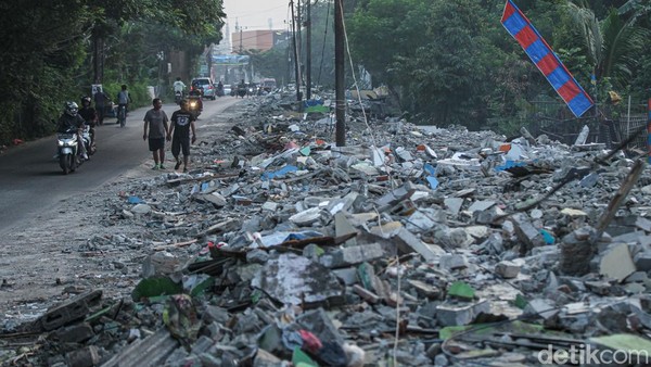 Ratusan Bangunan Liar Bekasi Dihancurkan, Jalur Air Bebas