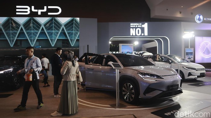 Rekor Penjualan Mobil April 2025: BYD & Chery Kuasai Pasar