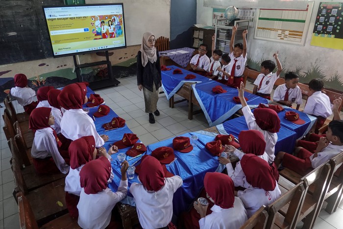 Revitalisasi 11 Ribu Sekolah: Anggaran Pendidikan Melonjak 22%!