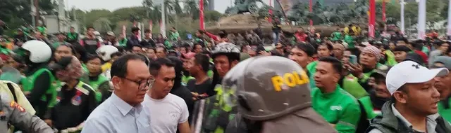 Ribuan Polisi Kawal Demo Ojol Jakarta: Keamanan Terjaga?