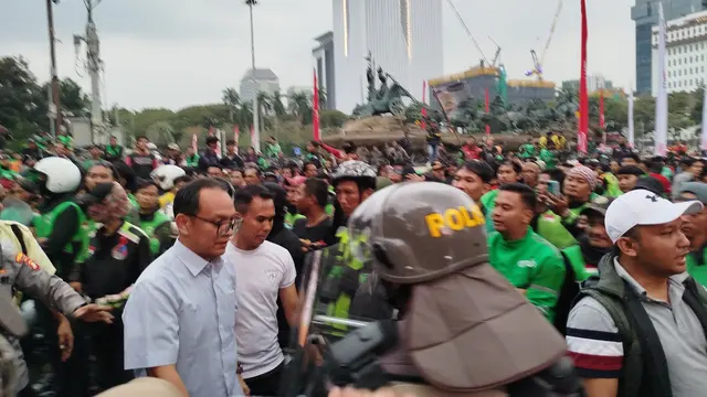 Ribuan Polisi Kawal Demo Ojol Jakarta: Keamanan Terjaga?