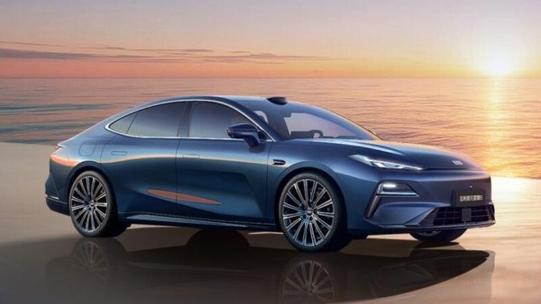 Sedan Hybrid Geely Rp200 Jutaan: Canggih, Hemat, dan Irit BBM