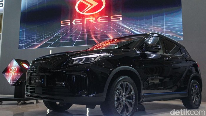 Seres 3: Mobil Listrik Mewah, Cuma Rp 300 Jutaan!