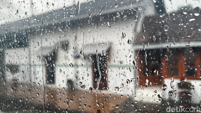 Sidoarjo: Misteri Panas Terik Siang, Hujan Deras Malam, BMKG Ungkap Penyebabnya