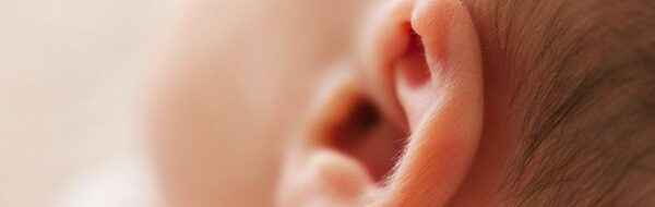 Skrining Pendengaran Bayi: Pastikan Si Kecil Mendengar Dunia